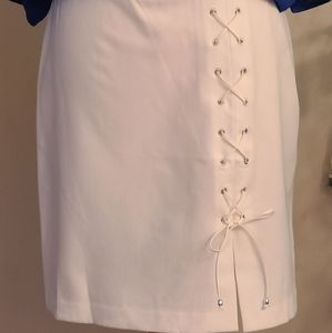 NWT Elements G size 6 white skirt